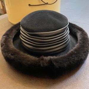 Gorgeous Wool Leather Mink Black Henri Bendel Hat Original Owner stored in box